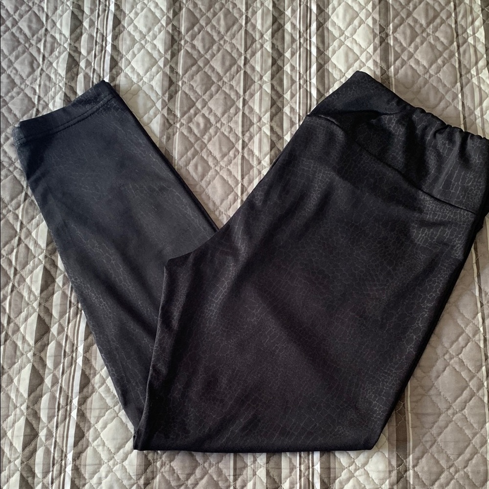No Boundaries Snakeskin Print Leggings